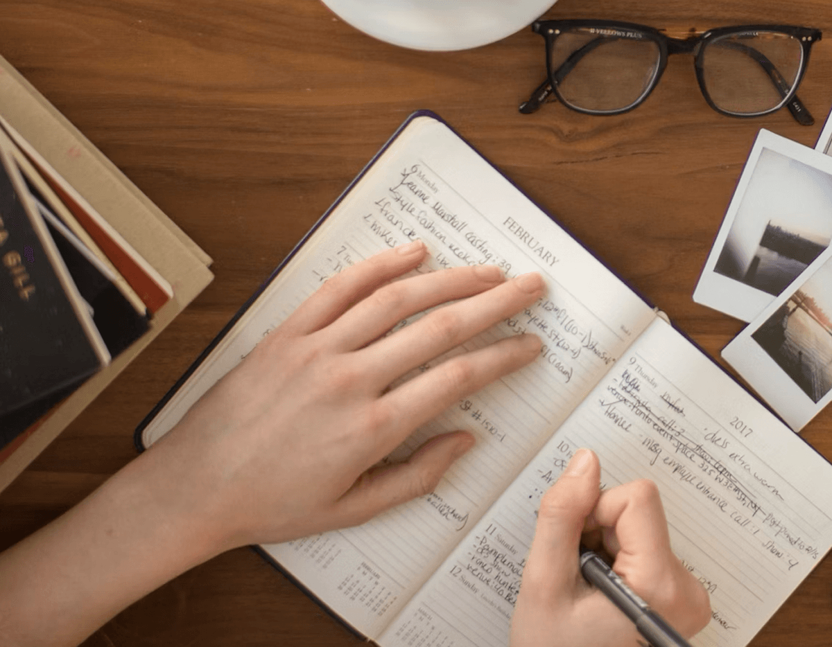 Por qué millones de paquetes viajan de EE.UU. a México cada año 